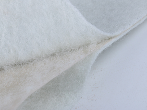 熱焊接是復(fù)合土工膜焊接技巧之一