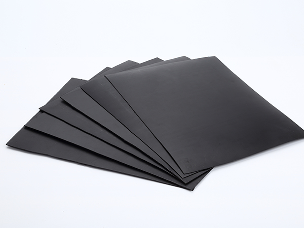 水產(chǎn)養(yǎng)殖防滲膜生產(chǎn)厚度與材料的小知識