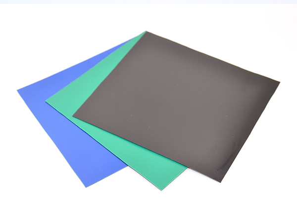 怎樣的方式可用來判定防滲土工膜導水率？