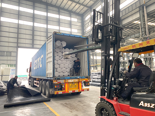 養(yǎng)殖防滲膜須確保更加穩(wěn)定的化學(xué)性質(zhì)