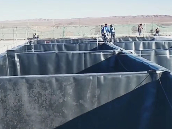 水產(chǎn)養(yǎng)殖防滲膜已被廣泛應(yīng)用于魚塘建設(shè)