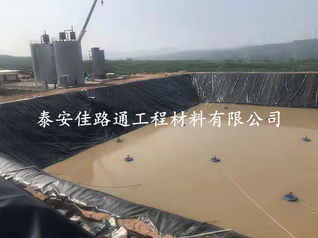 HDPE防滲膜廠家提醒您：焊接須保持干凈整潔。