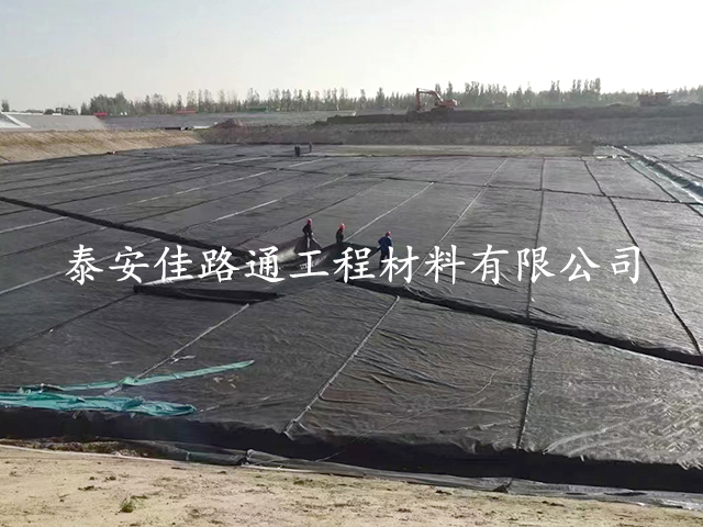 處理好防滲土工膜焊縫，保障施工質(zhì)量