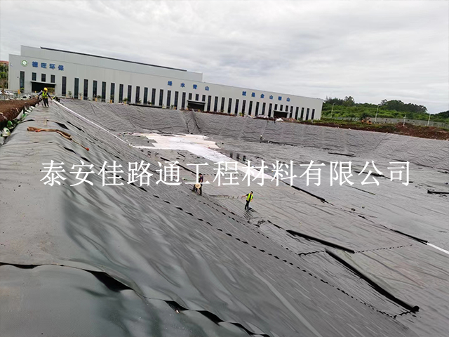 如何提升水產(chǎn)養(yǎng)殖防滲土工膜使用效率？