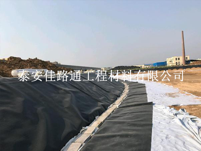 找出HDPE防滲膜表面出現(xiàn)斑點(diǎn)的原因