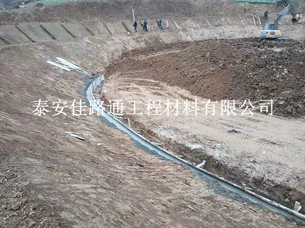 想要人工湖防滲膜發(fā)揮其優(yōu)秀特性該怎么做？