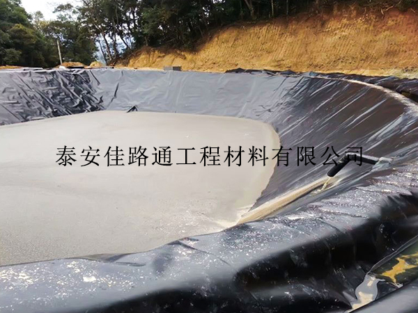 魚塘建設(shè)運(yùn)用養(yǎng)殖防滲膜有哪些值得關(guān)注的效果？