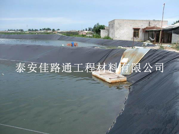 做好垃圾填埋場(chǎng)防滲土工膜施工防護(hù)