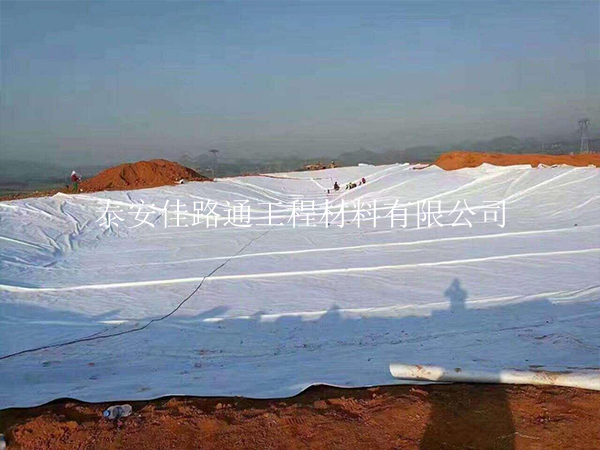 魚塘蝦池的建設(shè)為何大多選擇養(yǎng)殖防滲膜？