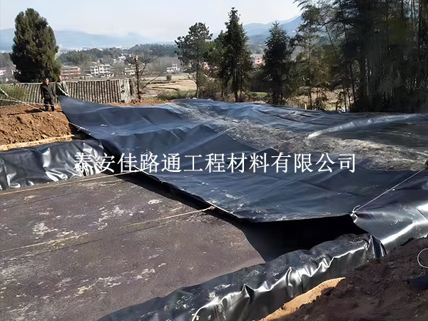 藕池鋪設防滲土工膜有哪些焊接工序須掌握？