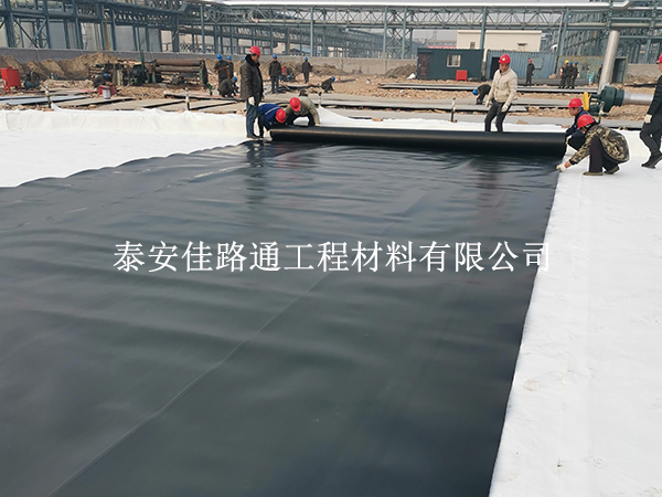 養(yǎng)殖防滲膜破損后該如何進行修補？