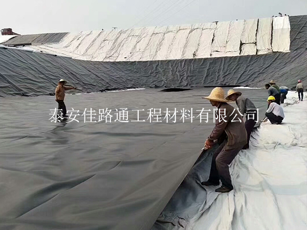 防滲膜廠家?guī)私夥罎B性能須考慮因素