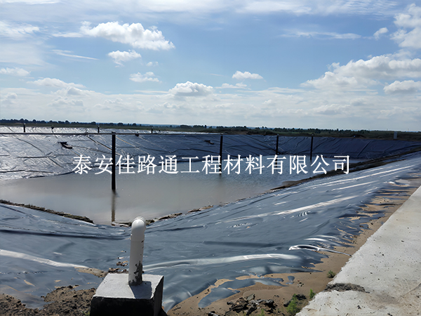 水產(chǎn)養(yǎng)殖防滲膜鋪裝有哪些技術(shù)要求須關(guān)注？