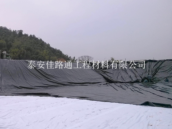 確定魚塘防滲膜的焊接方向使其施工“事半功倍”