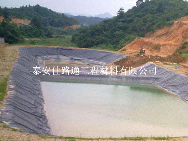 HDPE土工膜現(xiàn)場測試能夠體現(xiàn)哪些突出能力？