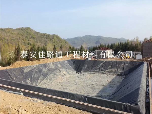 關(guān)注魚塘防滲膜施工須注意的事項問題 關(guān)注魚塘防滲膜施工須注意的事項問題