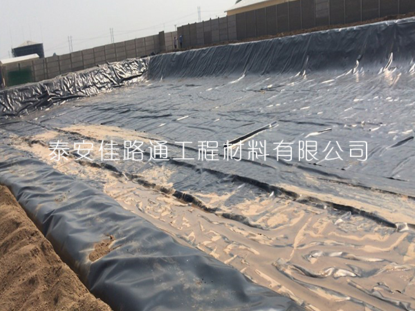 焊接沼氣池防滲膜還需要適合的焊接溫度