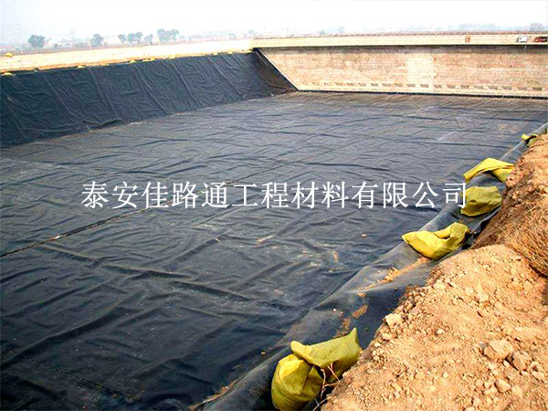 關(guān)于水產(chǎn)養(yǎng)殖防滲膜有哪些連接方法須關(guān)注？