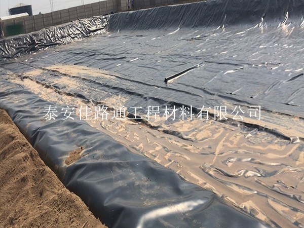 糙面魚(yú)蝦養(yǎng)殖防滲膜如何進(jìn)行鋪設(shè)施工？