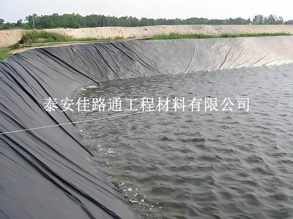 關(guān)于破壞蓄水池防滲膜性能有哪些影響因素？
