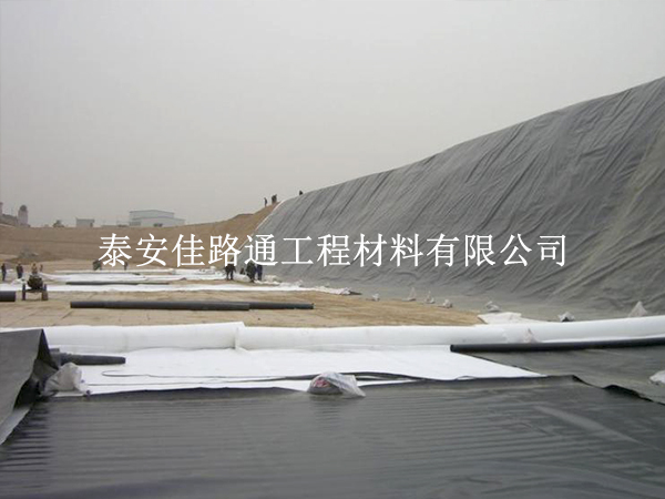 水產(chǎn)養(yǎng)殖防滲膜鋪設(shè)思路：創(chuàng)新引領(lǐng)，綠色養(yǎng)殖新篇章