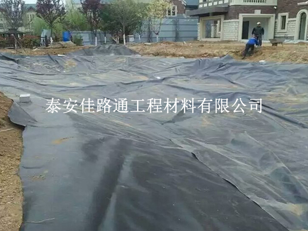 如何巧妙延長養(yǎng)殖防滲膜使用壽命:幾個實(shí)用小貼士 如何巧妙延長養(yǎng)殖防滲膜使用壽命:幾個實(shí)用小貼士
