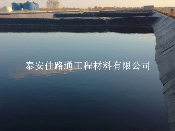 蓄水池防滲膜鋪設咋井然有序？這些方法少亂子